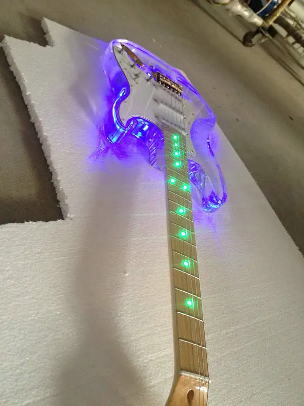 Китара с кристал led подсветка, звукосниматель SSS, соло-електрическа китара